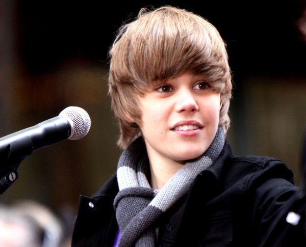 Justin Bieber's official profile including the latest music, albums, songs, 